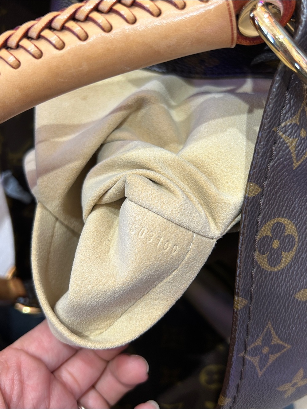 Louis Vuitton Monogram canvas Artsy MM - Picture 6 of 9
